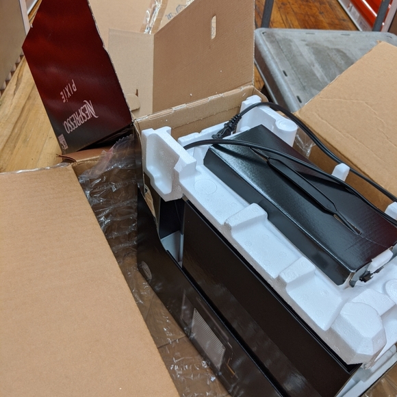 New Nespresso machine pixie - Picture 3 of 4